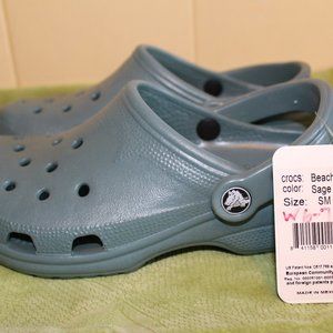 Crocs, sage, small W 6-7 NWT